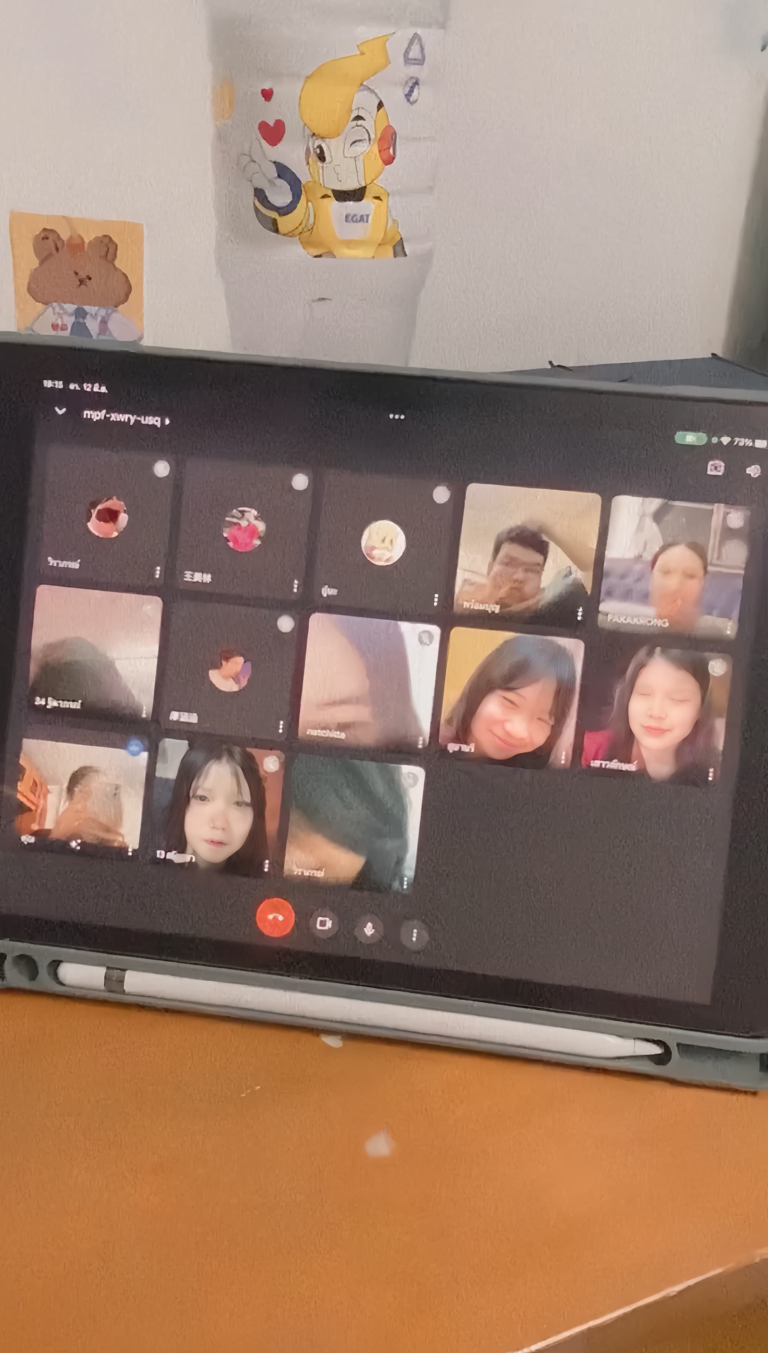 ครูพี่แบมกับนักเรียนหลังเรียนจบคอร์ส